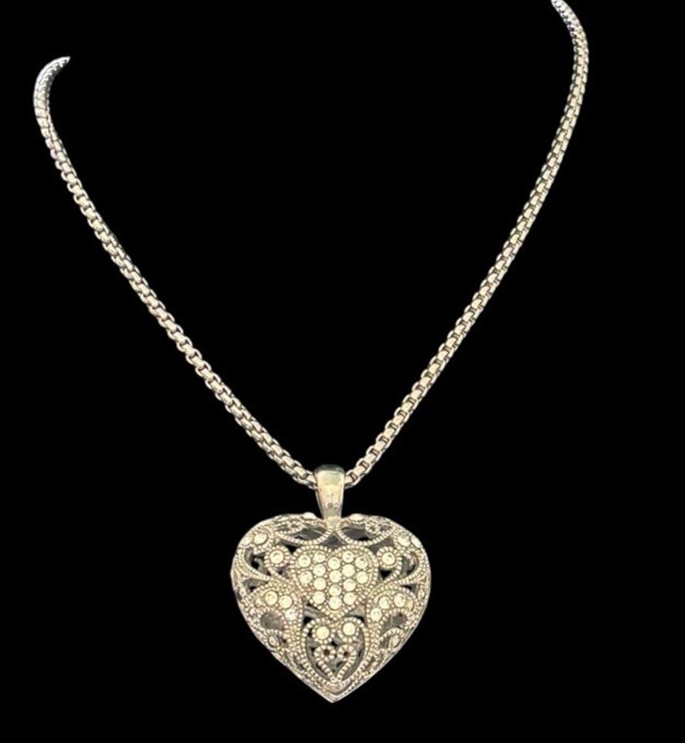 Pendant Necklace Silver Tone 3D Filigree Heart Box chain Chain spring ring Clasp